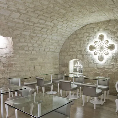 Chavanel Hotel
